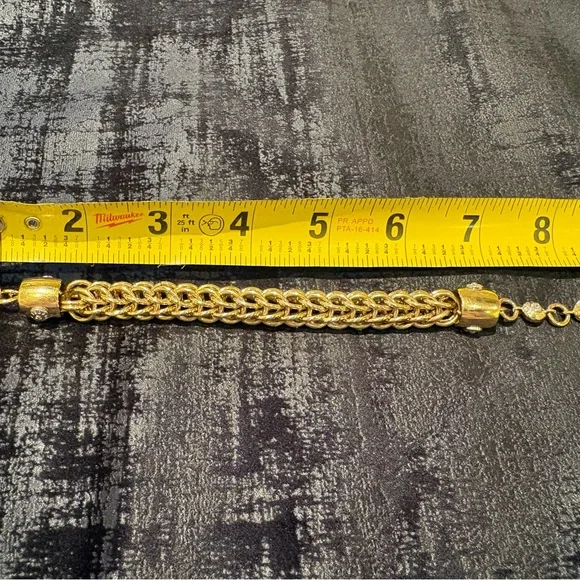 Luxurious Gold Chain Bracelet - Picture 6 of 7